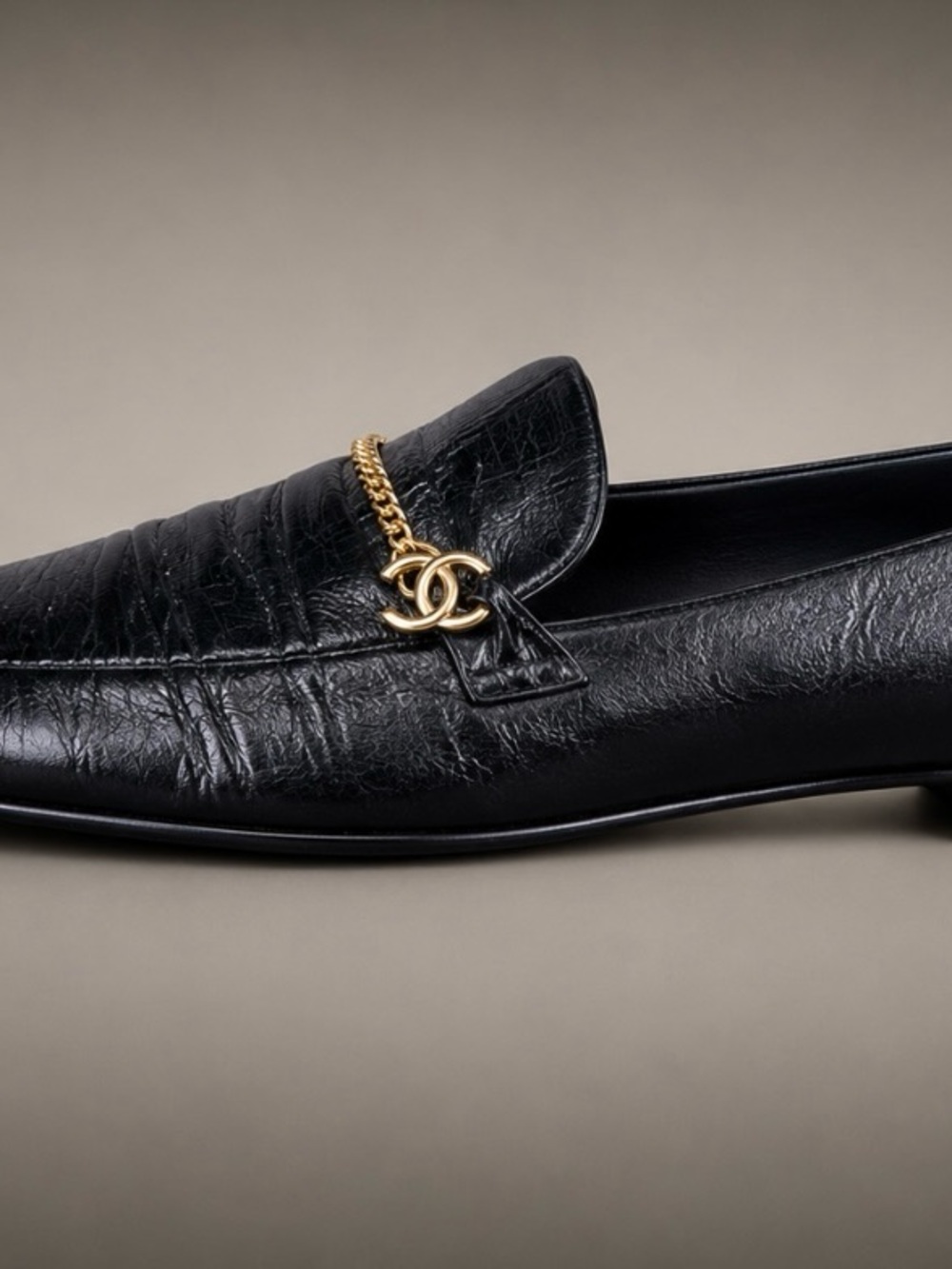 CHANEL Black Leather Loafers with Gold Chain CC Charm - Picture 4 of 6